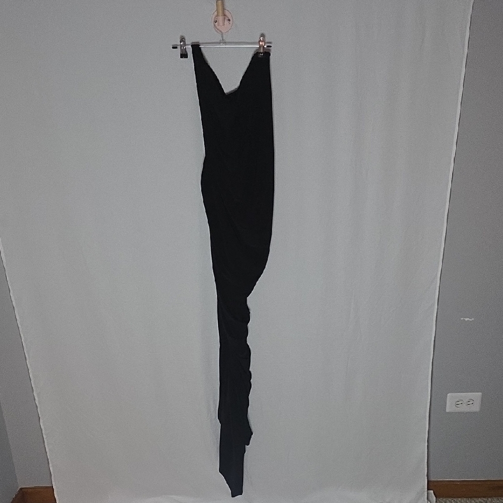 Norma Kamali Elegant Black Dress